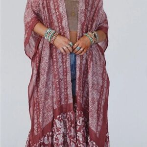 PAISLEY TAPESTRY FREE FLOW
DUSTER KIMONO